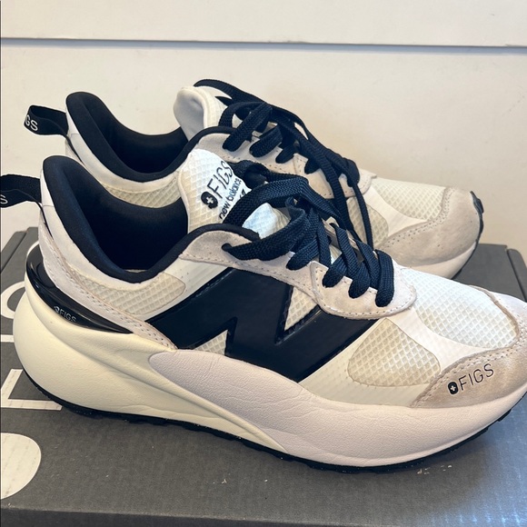 Figs White and Black Athletic Sneaker - Picture 11 of 12